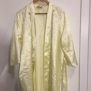 Pale yellow knee-length robe